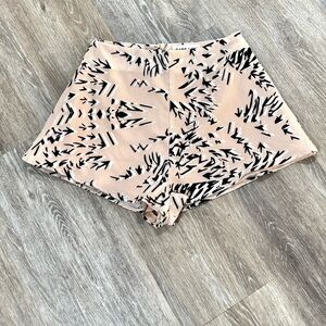 Sabo Luxe Shorts Size XS Women’s Beige Flowy Bohemian Casual Ladies Zip Lined